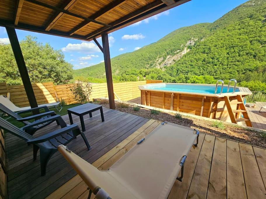 La Castellane, Vue Imprenable Sur Le Luberon Villa Saignon Exterior photo